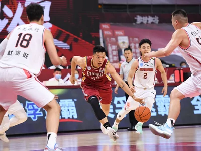 NBA开赛前夜坏消息不断,西蒙斯、库里、波尔津吉斯伤病潮来袭 NBA开赛前夜坏消息不断,西蒙斯、库里、波尔津吉斯伤病潮来袭